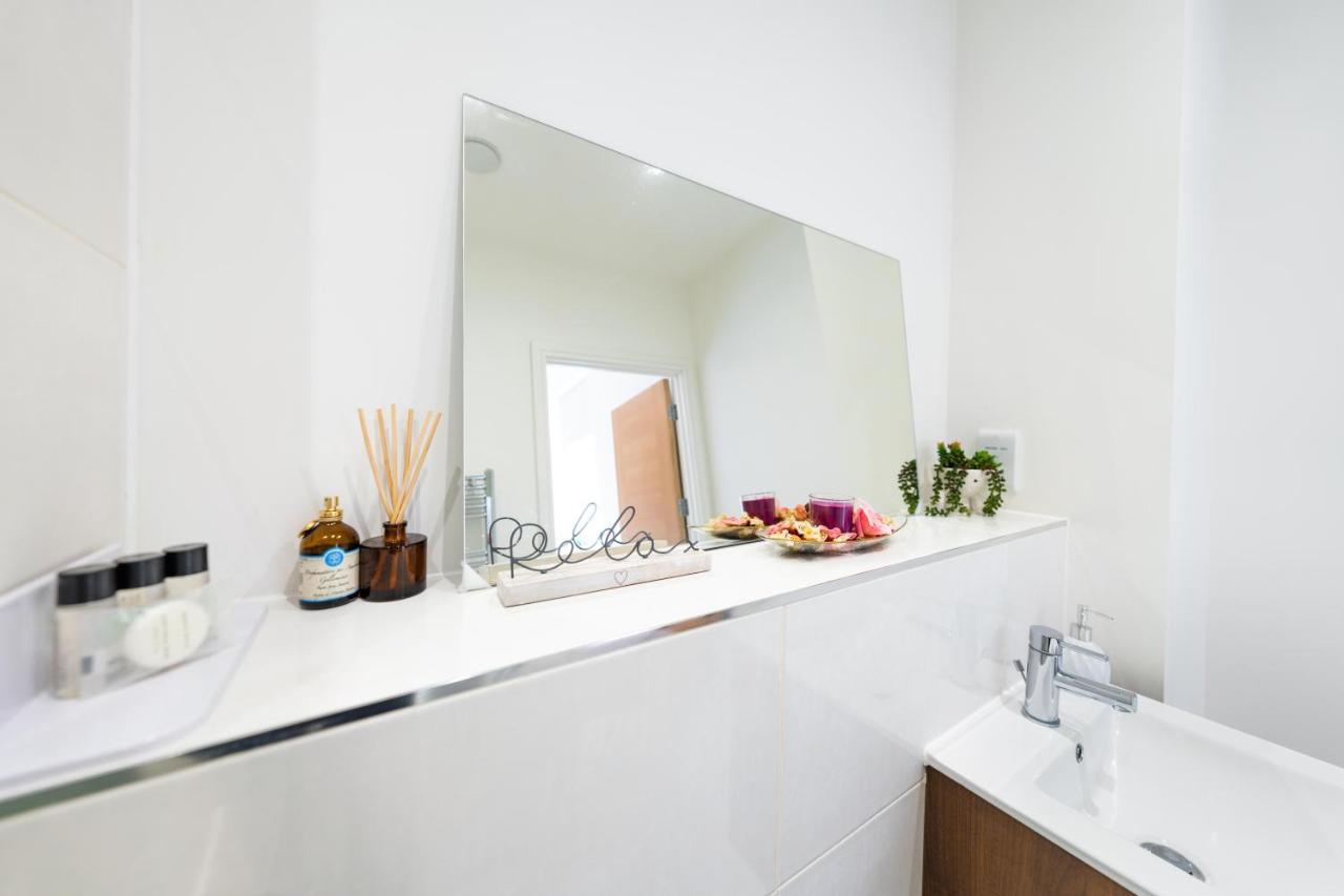 Mission Wave - Venture Apartment Staines-upon-Thames Zewnętrze zdjęcie