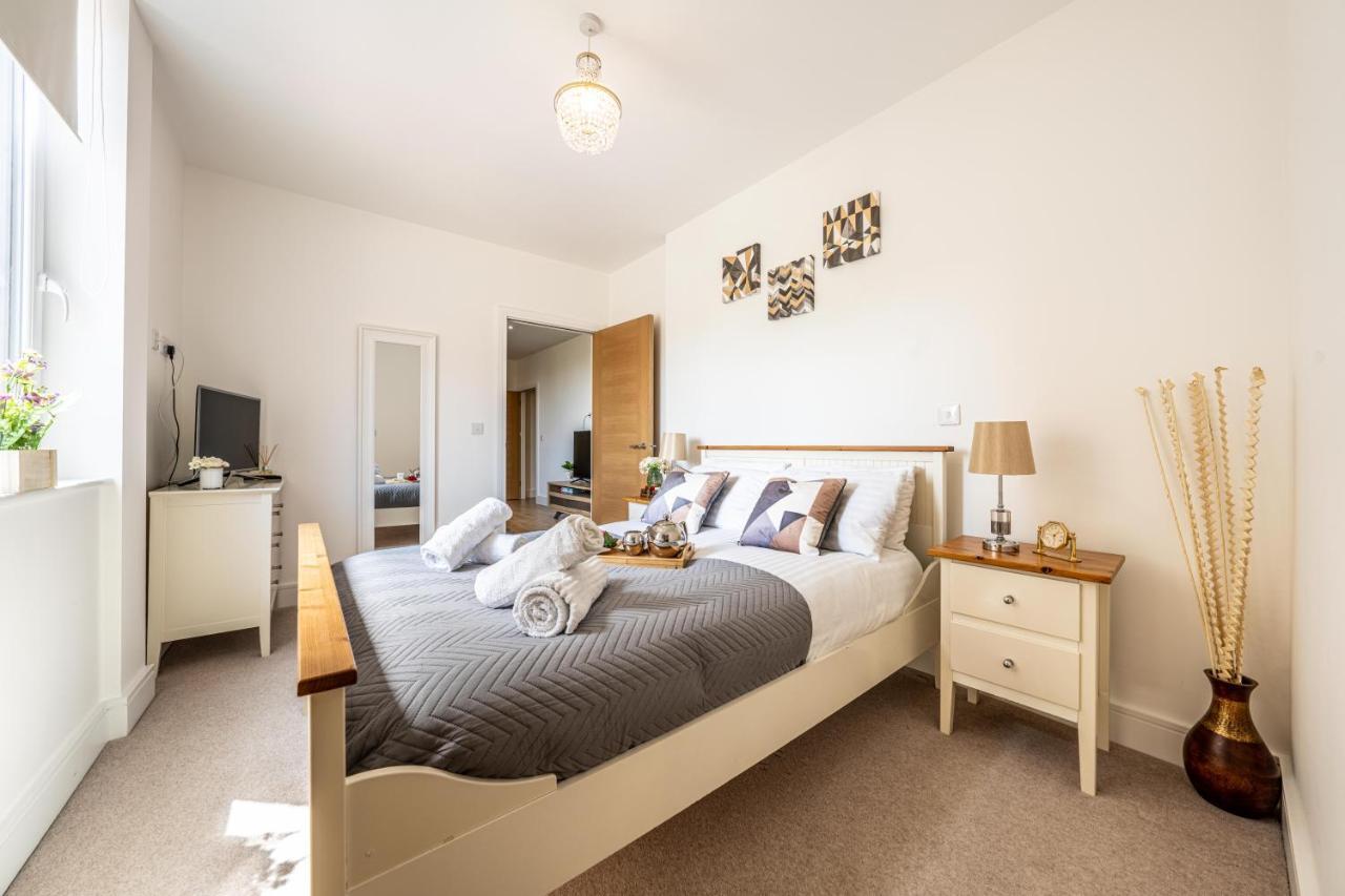 Mission Wave - Venture Apartment Staines-upon-Thames Zewnętrze zdjęcie